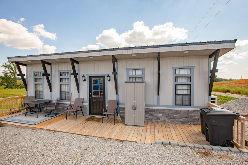 15 Harlan Road Faubush KY 42544