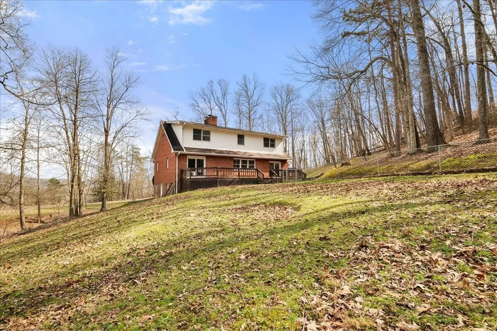 663 Red Bird Road Williamsburg KY 40769