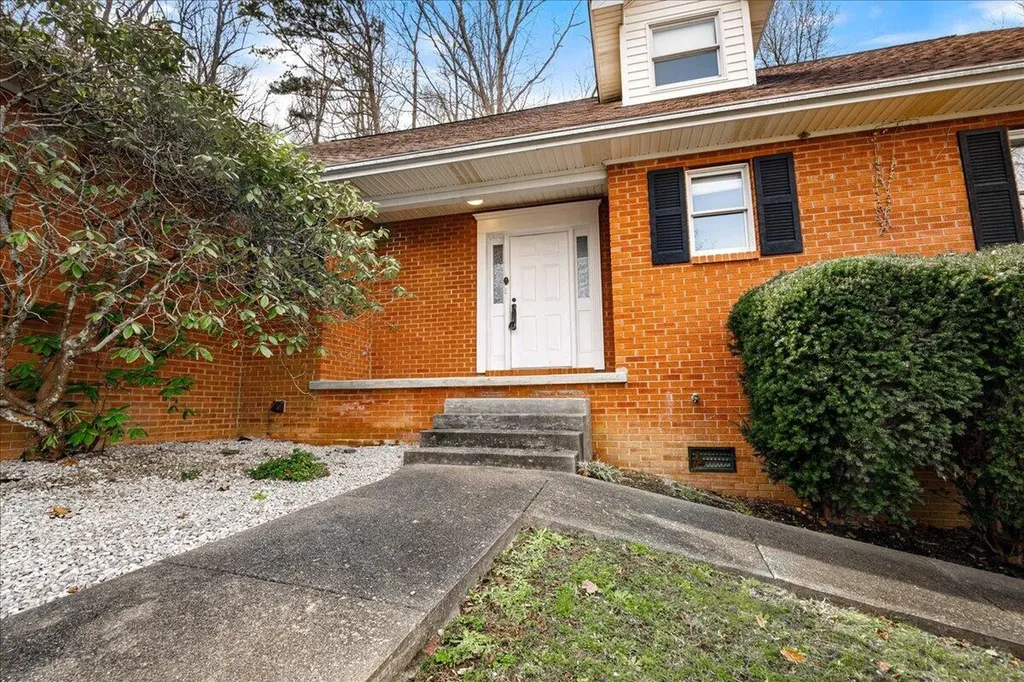 663 Red Bird Road Williamsburg KY 40769