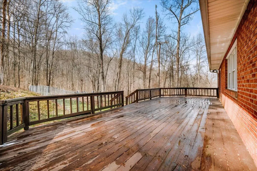 663 Red Bird Road Williamsburg KY 40769