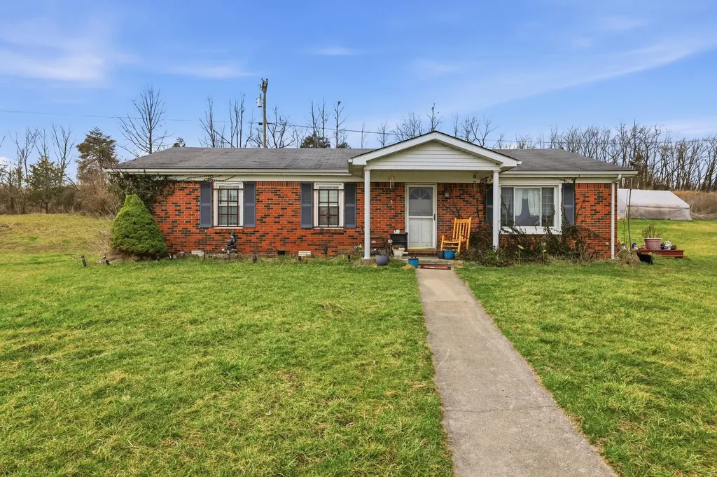 1001 U.s. 27 Stanford KY 40484