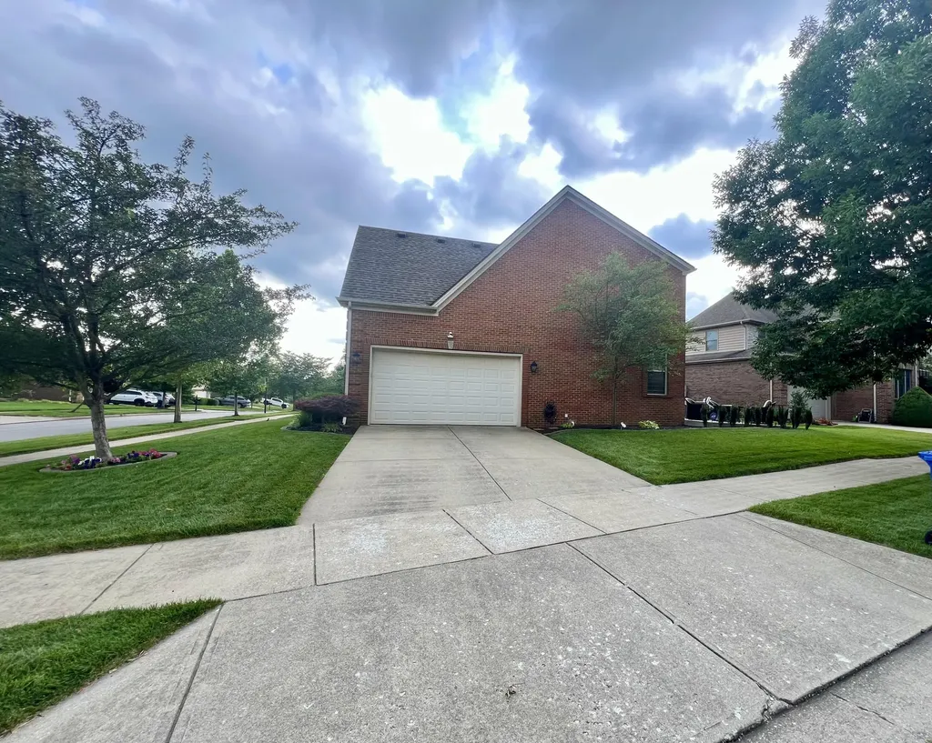 2433 Rockminster Road Lexington KY 40509