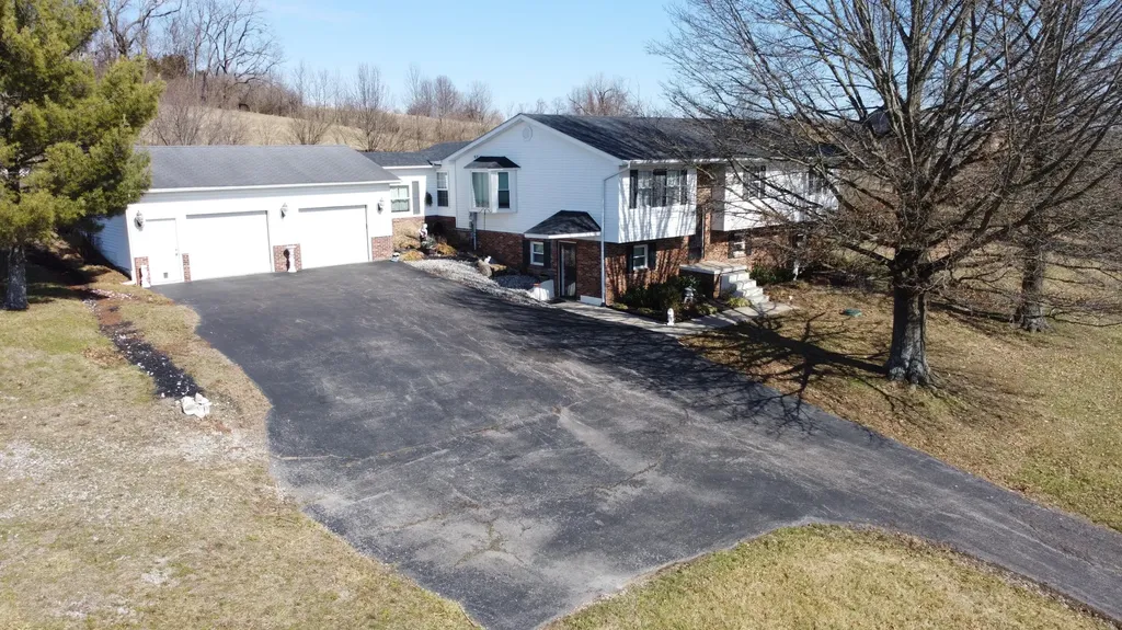 4301 Spencer Pike Mt Sterling KY 40353