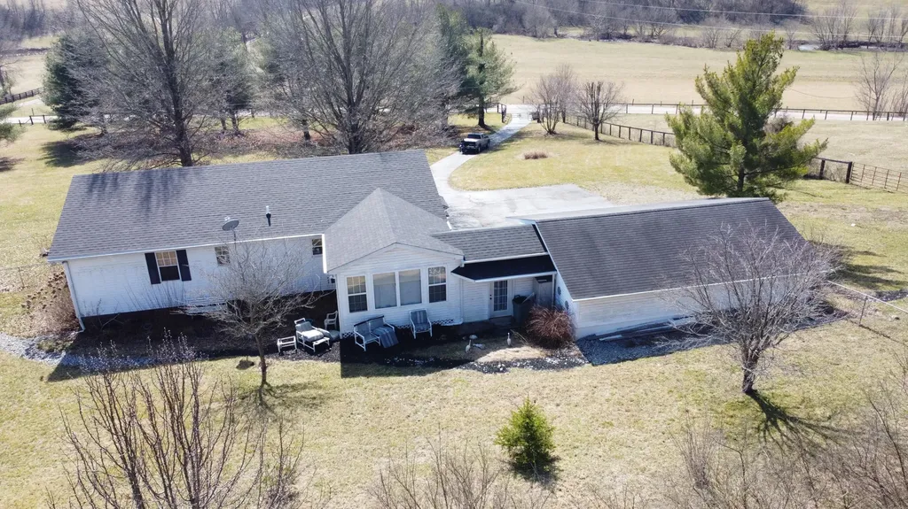 4301 Spencer Pike Mt Sterling KY 40353