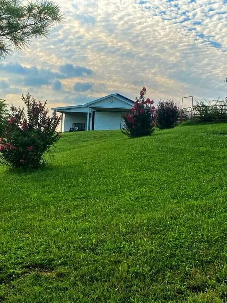 4301 Spencer Pike Mt Sterling KY 40353