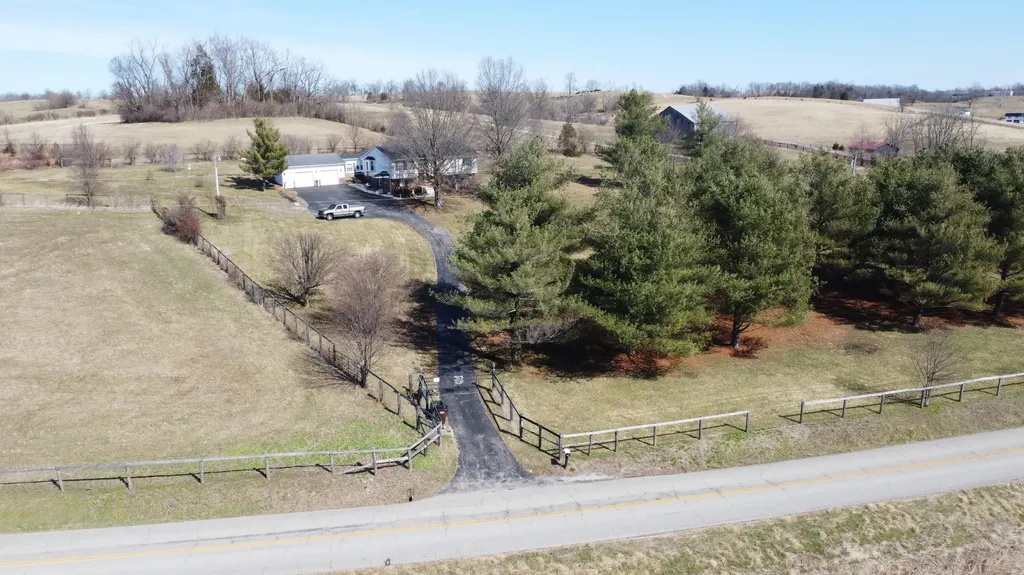 4301 Spencer Pike Mt Sterling KY 40353