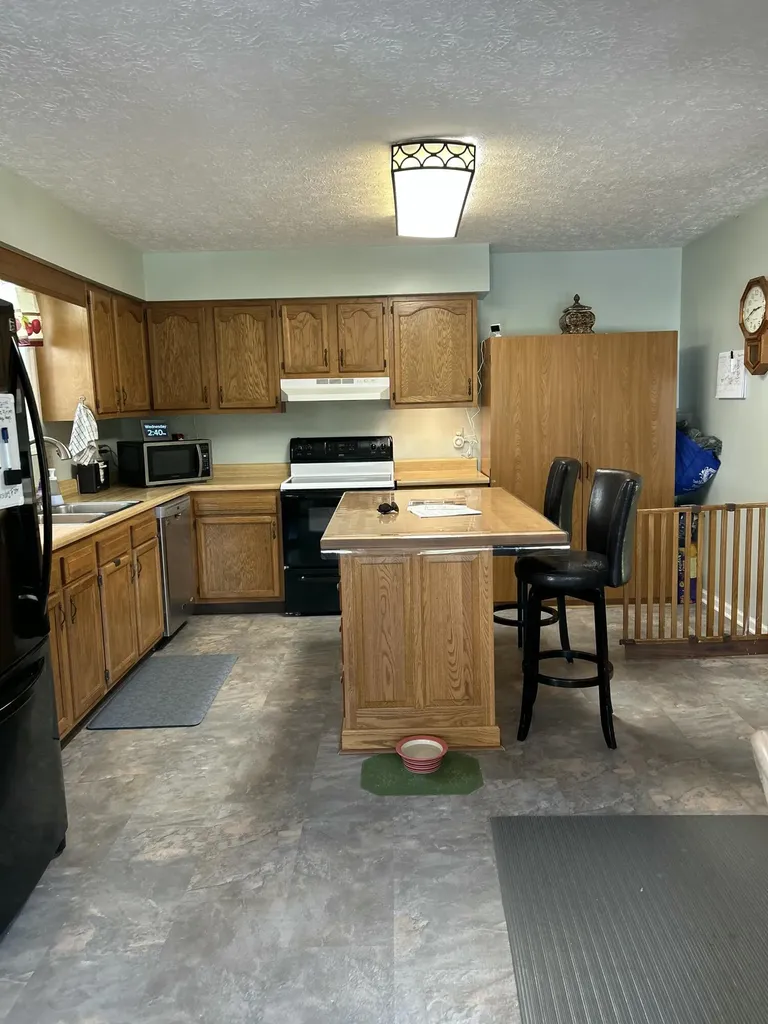 4301 Spencer Pike Mt Sterling KY 40353