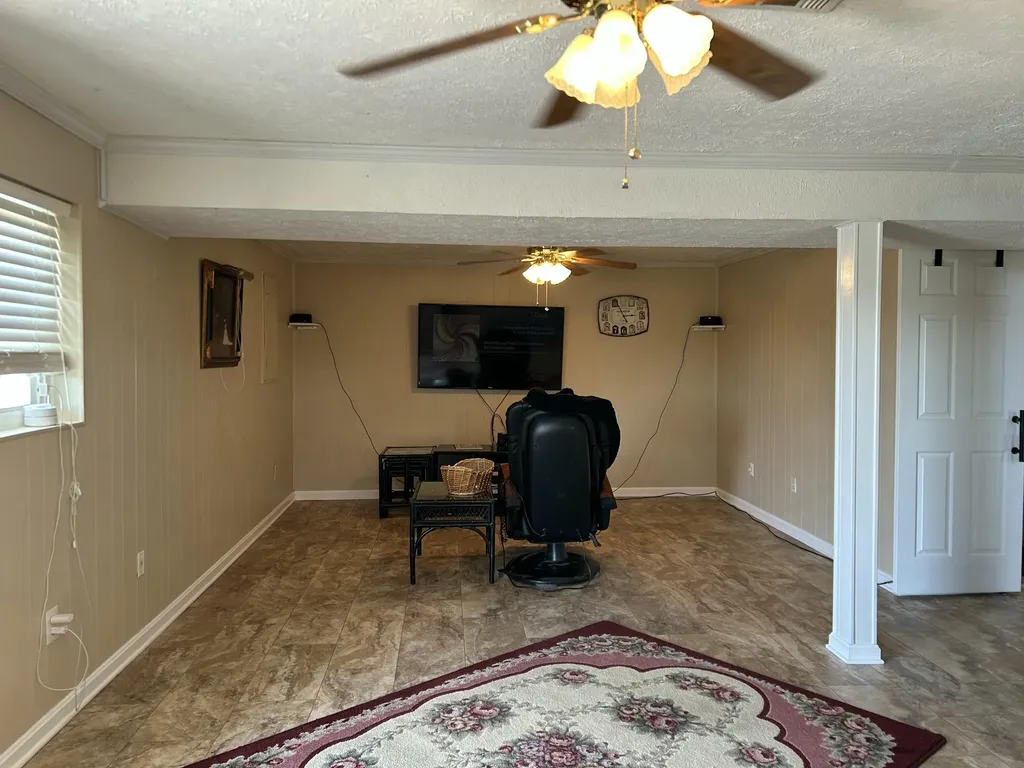 4301 Spencer Pike Mt Sterling KY 40353