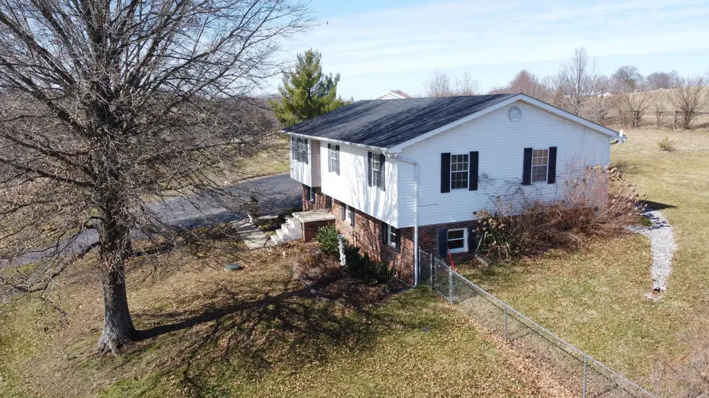 4301 Spencer Pike Mt Sterling KY 40353