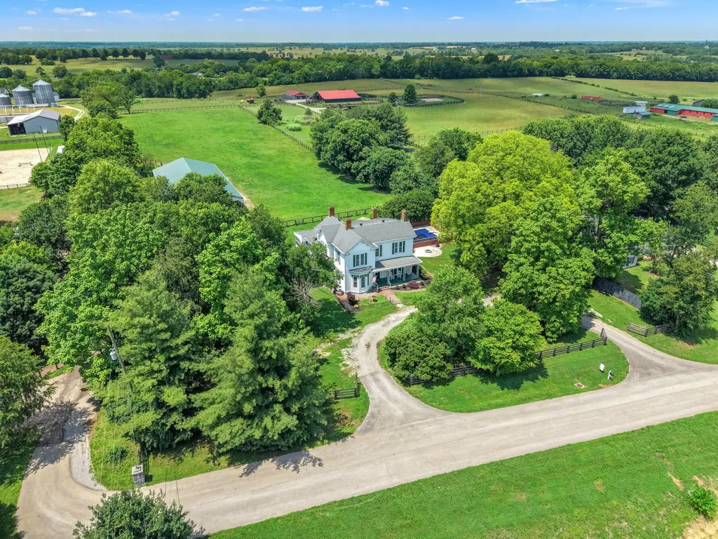 1253 Millersburg Road Paris KY 40361