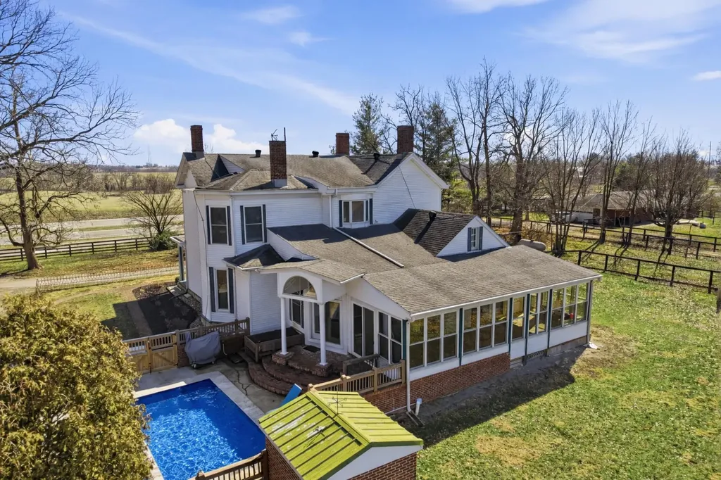 1253 Millersburg Road Paris KY 40361