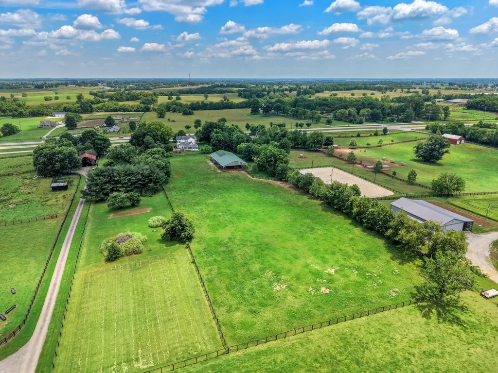 1253 Millersburg Road Paris KY 40361