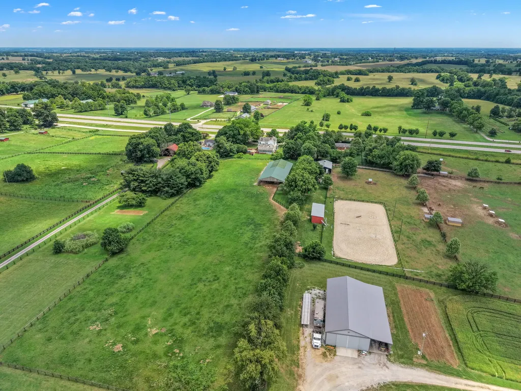 1253 Millersburg Road Paris KY 40361