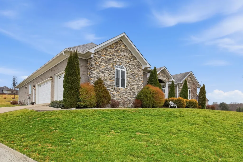 435 Avawam Drive Richmond KY 40475