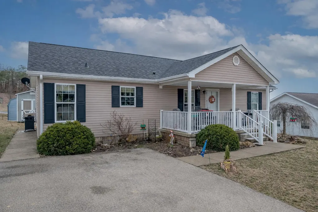 99 Kennedy Court Morehead KY 40351