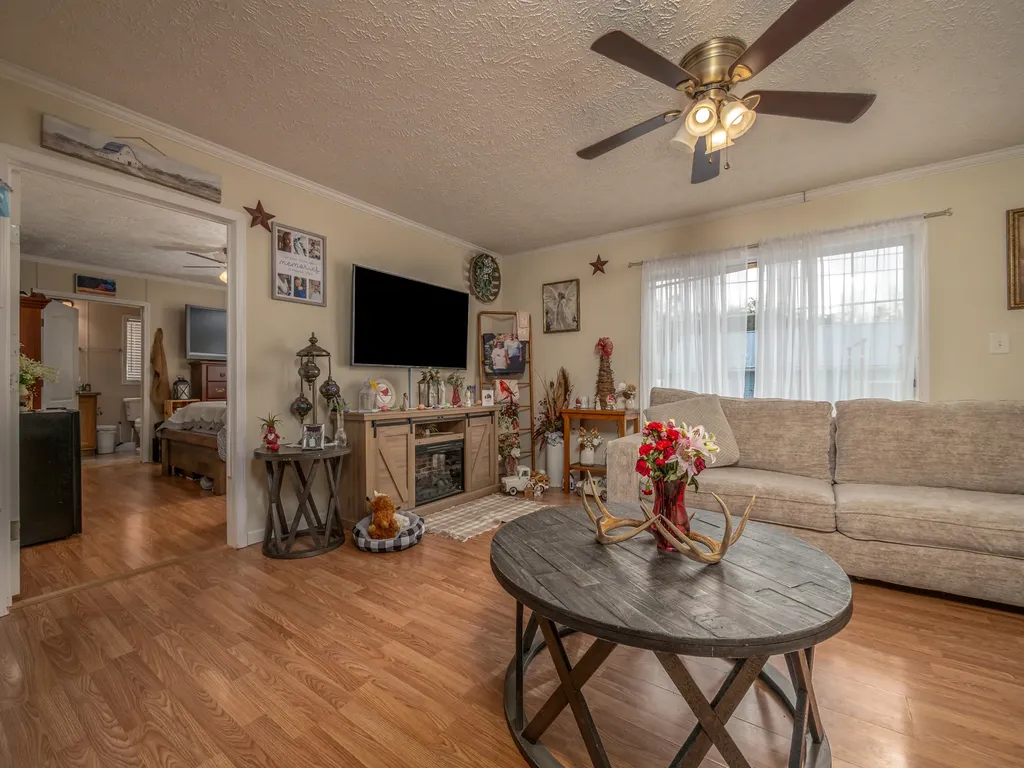 99 Kennedy Court Morehead KY 40351