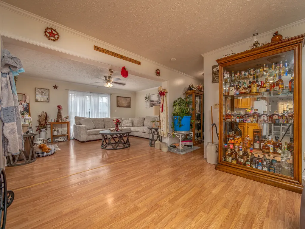 99 Kennedy Court Morehead KY 40351
