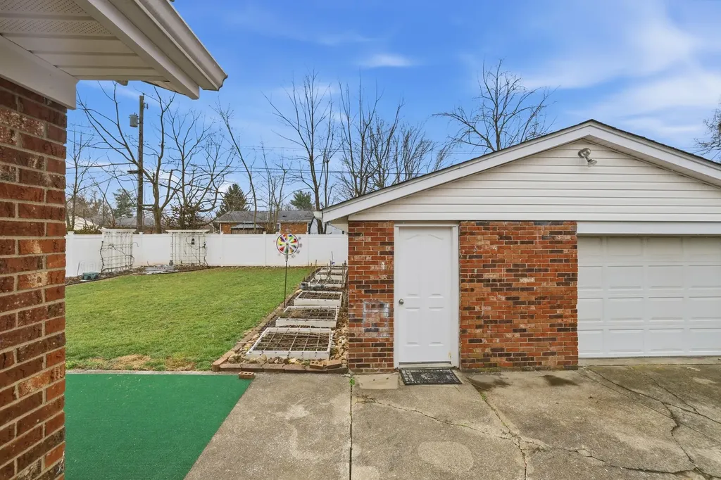 744 Kingston Road Lexington KY 40505