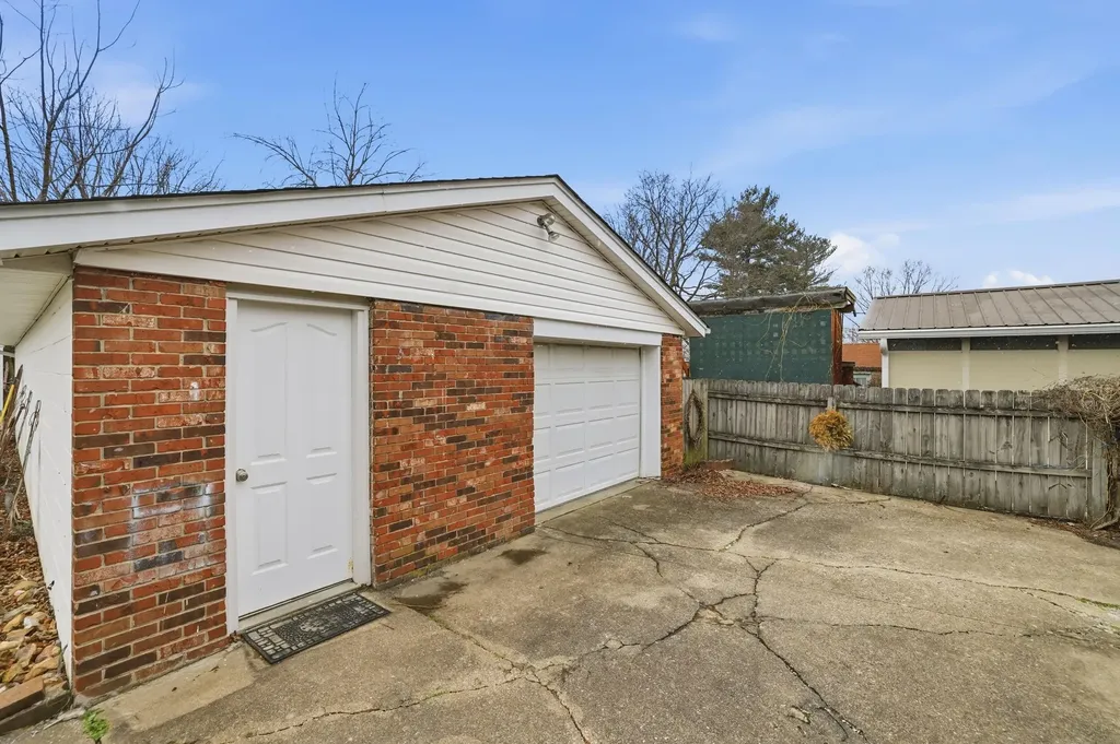 744 Kingston Road Lexington KY 40505