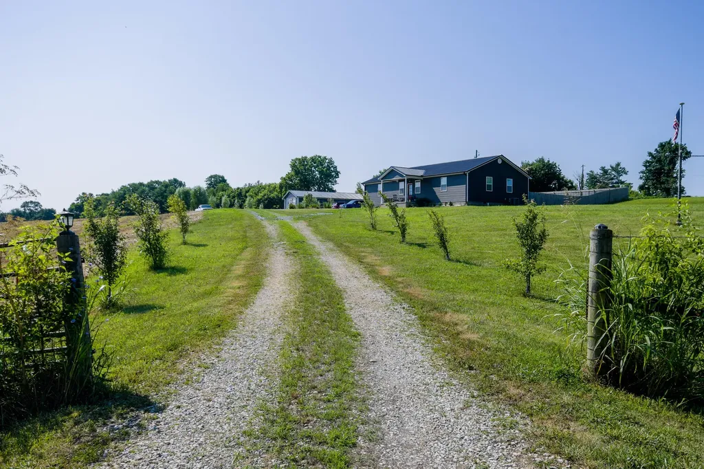 7674 Veterans Memorial Highway Sharpsburg KY 40374