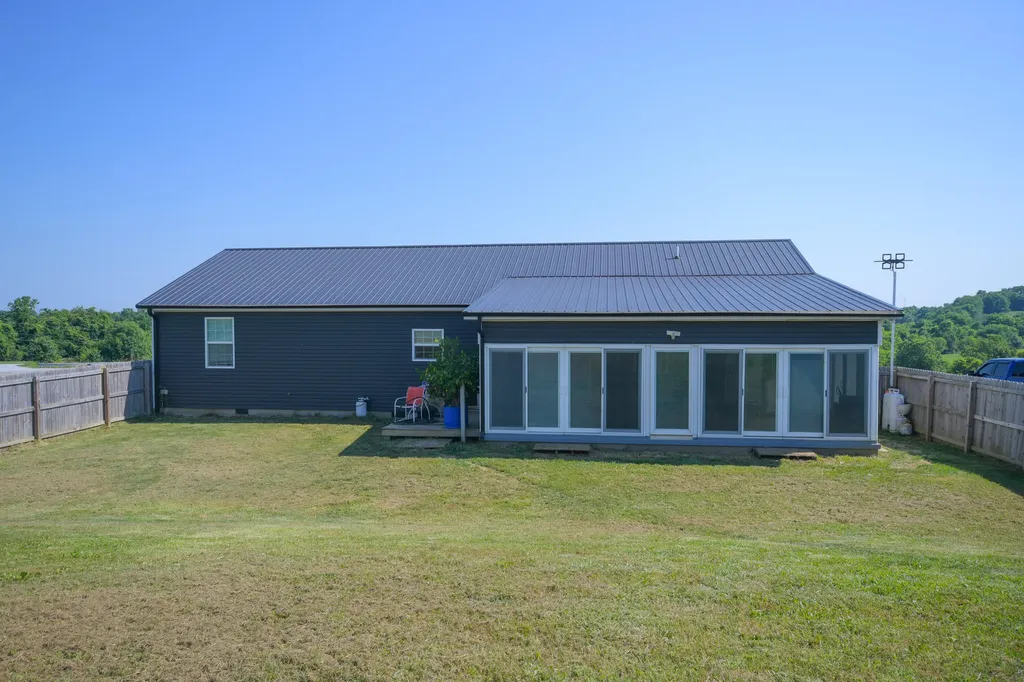 7674 Veterans Memorial Highway Sharpsburg KY 40374