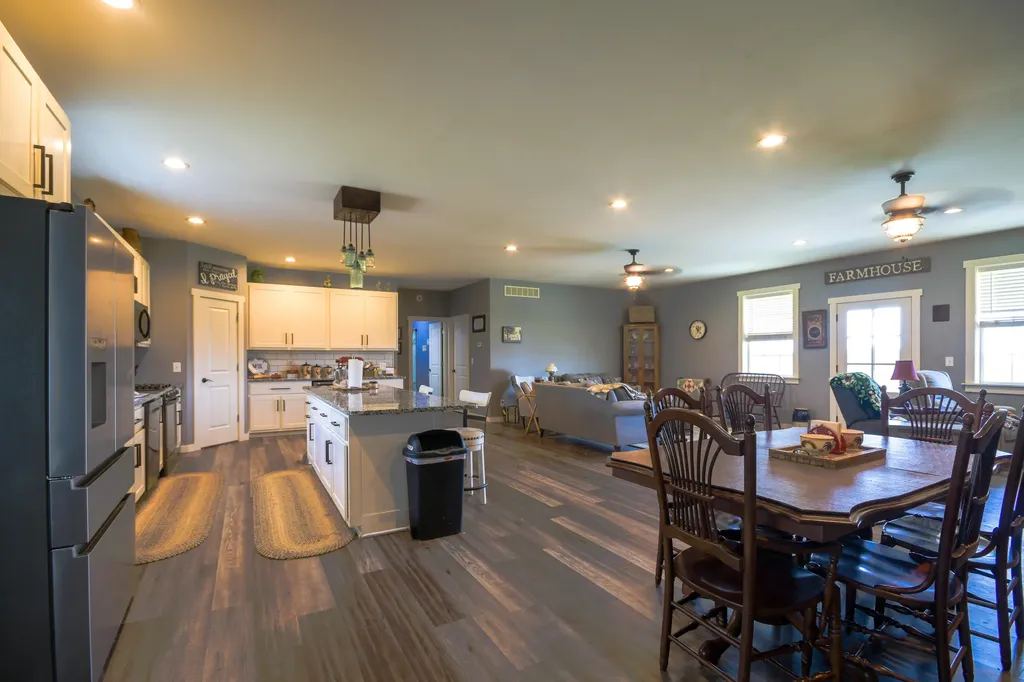 7674 Veterans Memorial Highway Sharpsburg KY 40374
