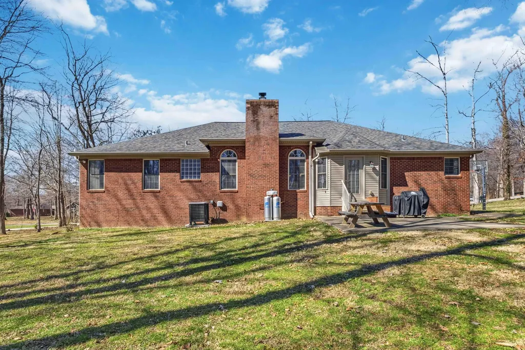 109 Shelby Lane Stanford KY 40484