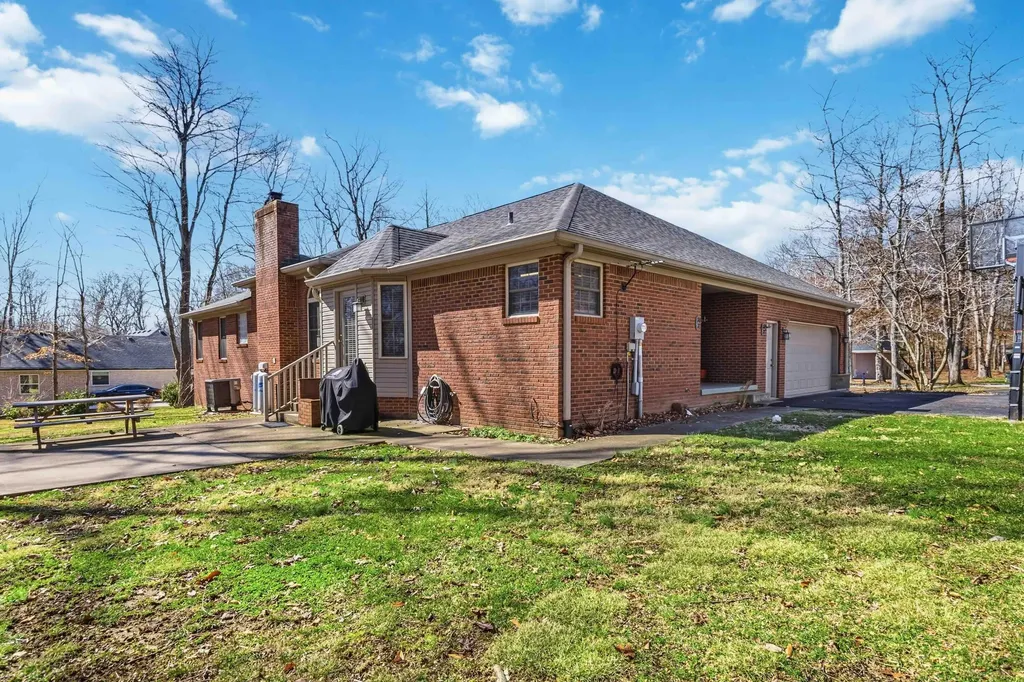 109 Shelby Lane Stanford KY 40484