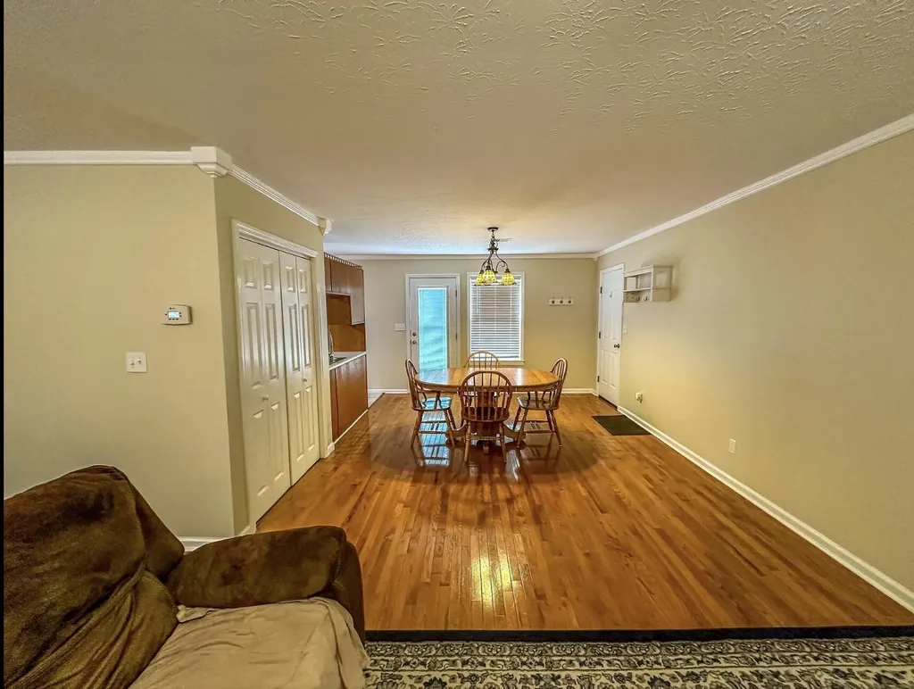 1034 Barker Lane Berea KY 40403