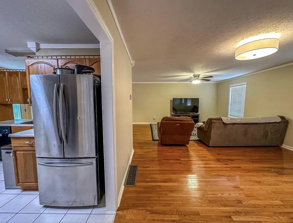 1034 Barker Lane Berea KY 40403