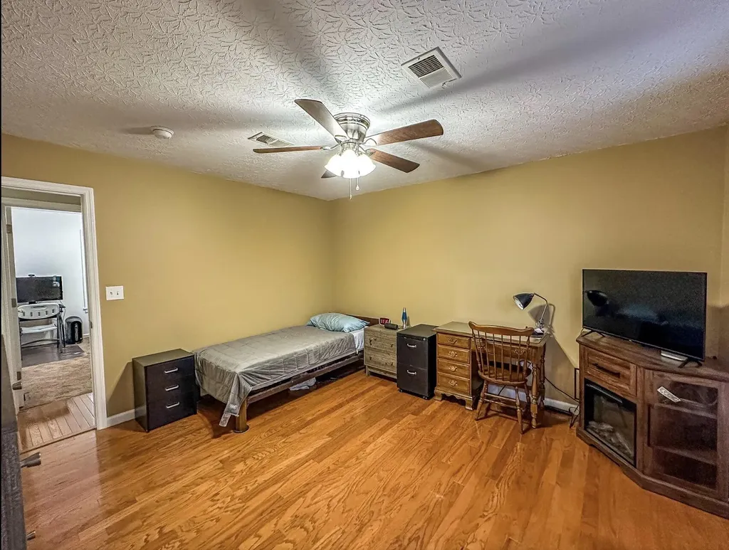 1034 Barker Lane Berea KY 40403