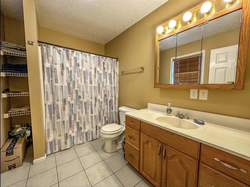 1034 Barker Lane Berea KY 40403