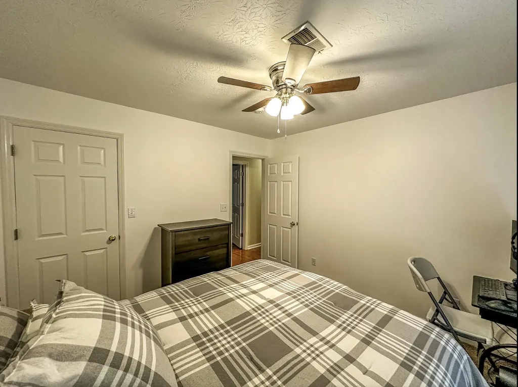 1034 Barker Lane Berea KY 40403