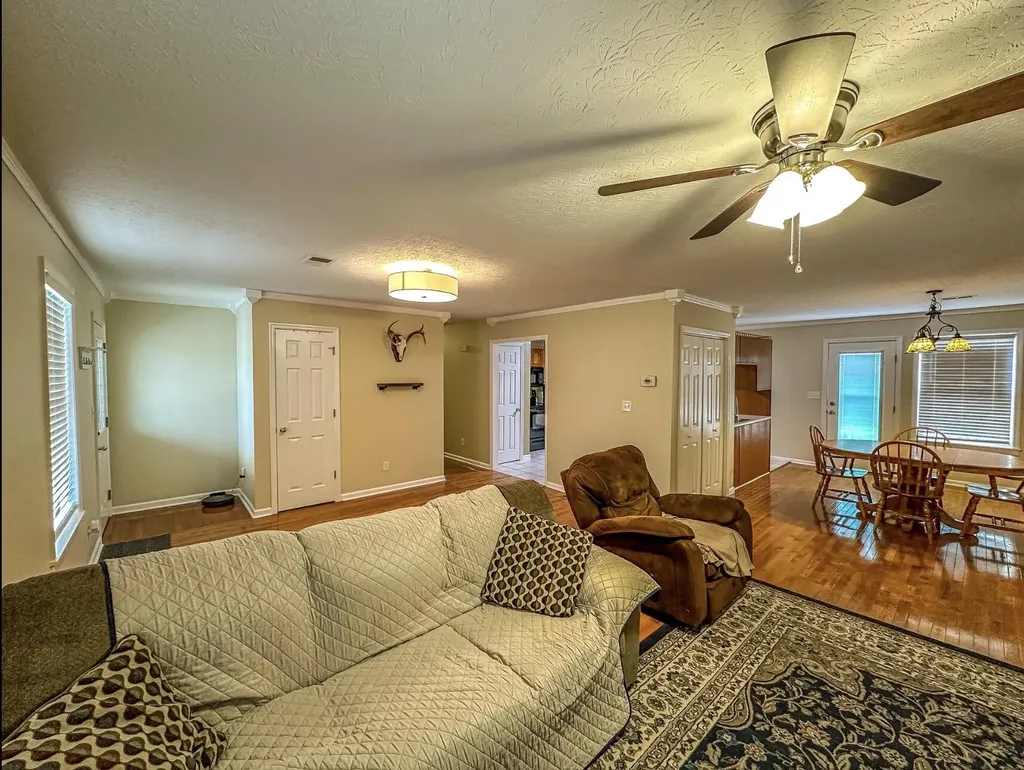 1034 Barker Lane Berea KY 40403