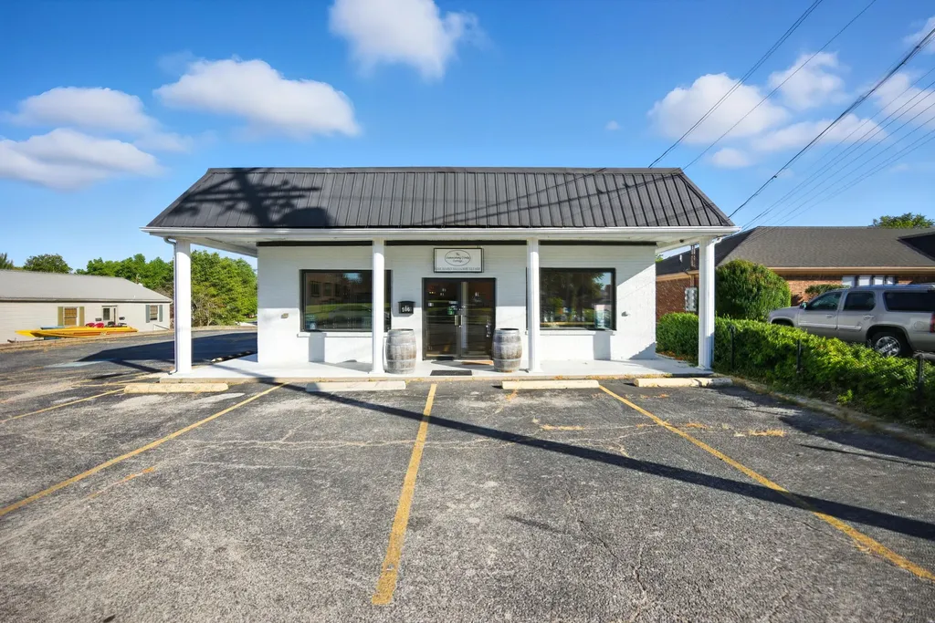 506 W Broadway Street Lawrenceburg KY 40342