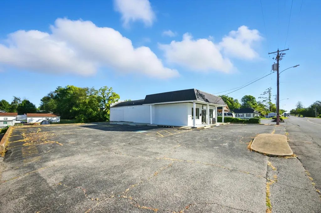 506 W Broadway Street Lawrenceburg KY 40342