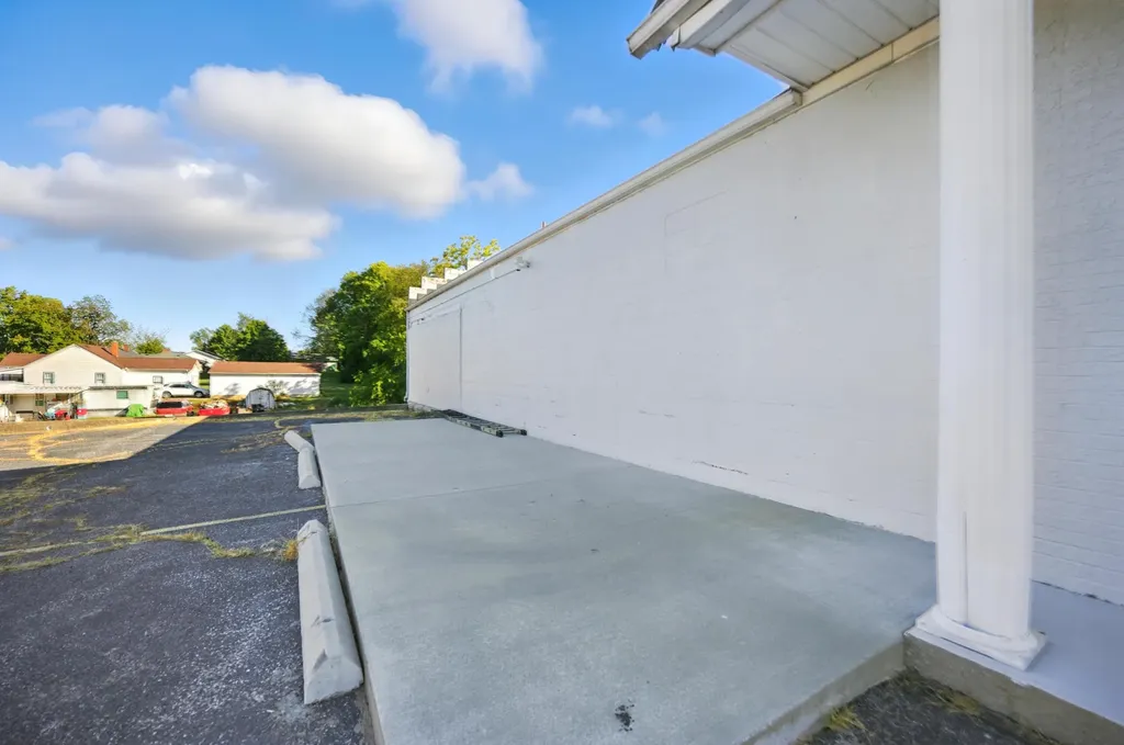 506 W Broadway Street Lawrenceburg KY 40342