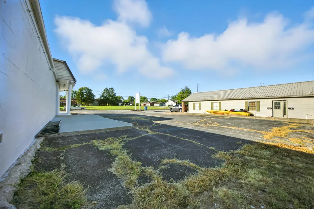 506 W Broadway Street Lawrenceburg KY 40342