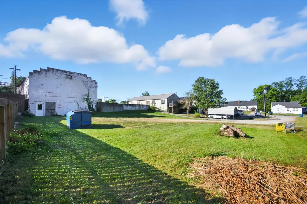 506 W Broadway Street Lawrenceburg KY 40342