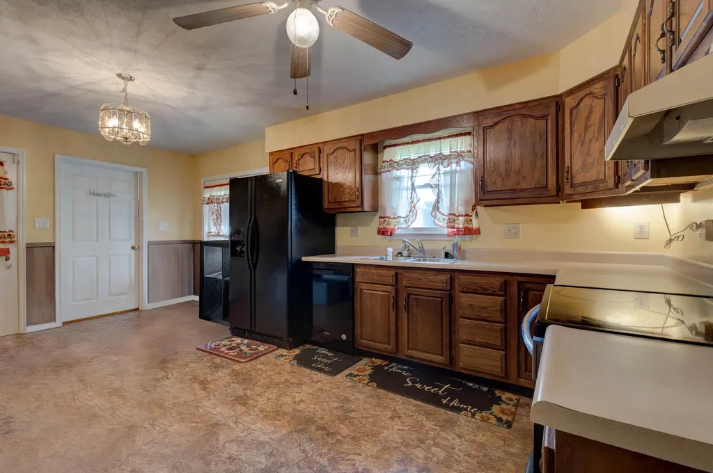 913-916 Robin Avenue Mt Sterling KY 40353