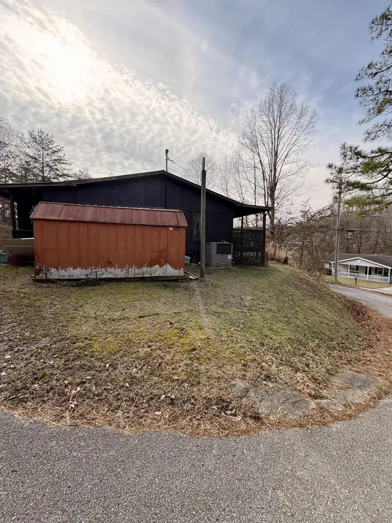 124 Pleasant Valley Morehead KY 40351