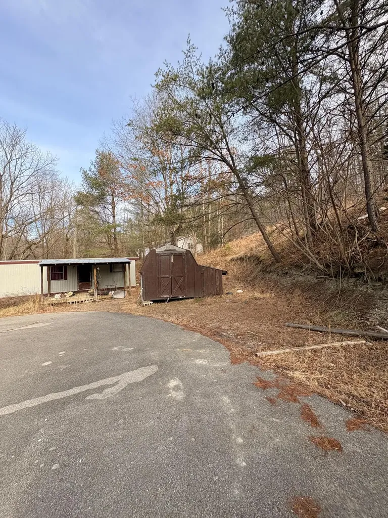124 Pleasant Valley Morehead KY 40351