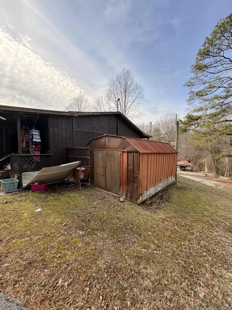 124 Pleasant Valley Morehead KY 40351