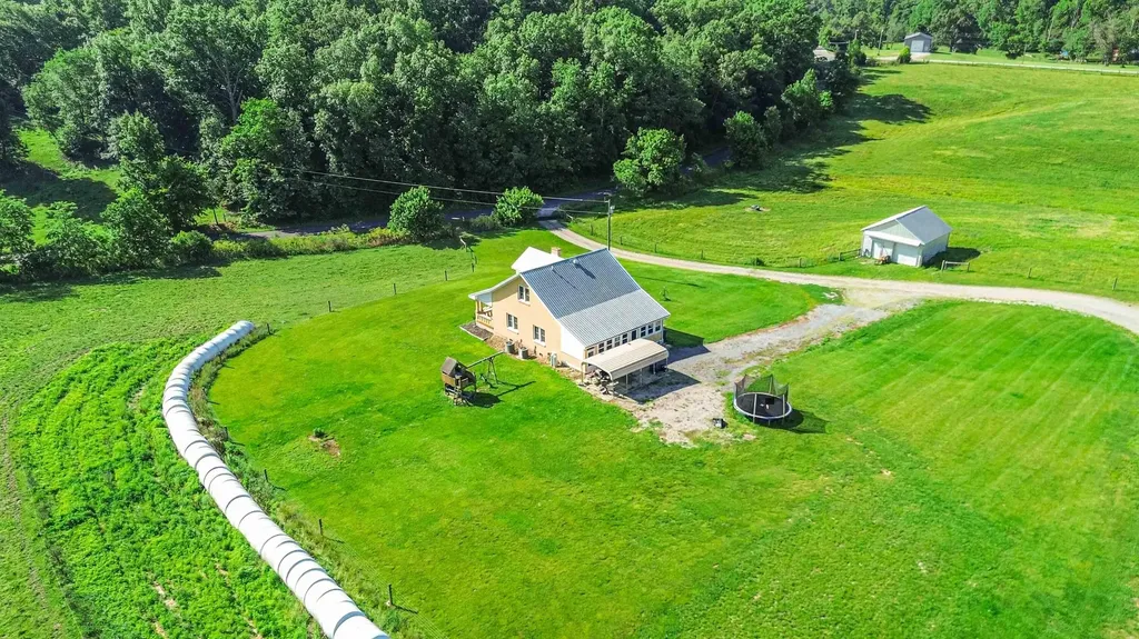 423 Loop Road Hustonville KY 40437
