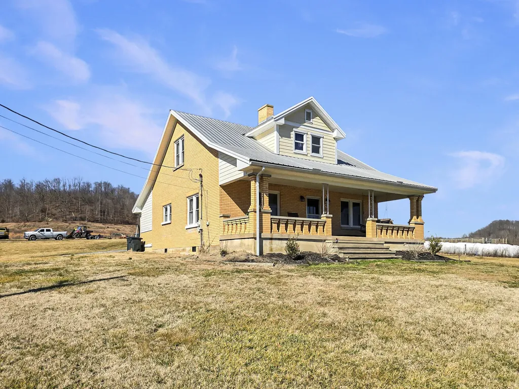 423 Loop Road Hustonville KY 40437
