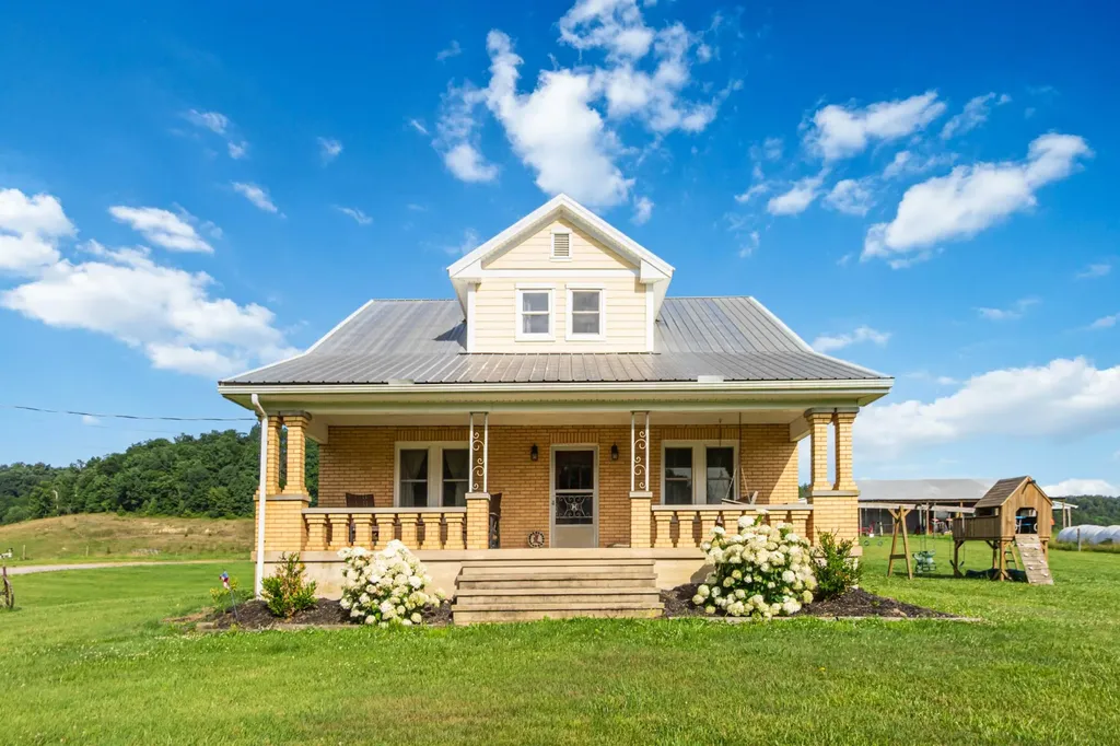 423 Loop Road Hustonville KY 40437