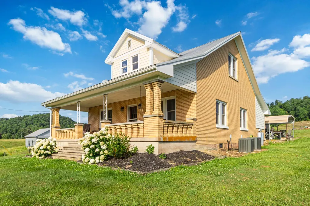 423 Loop Road Hustonville KY 40437