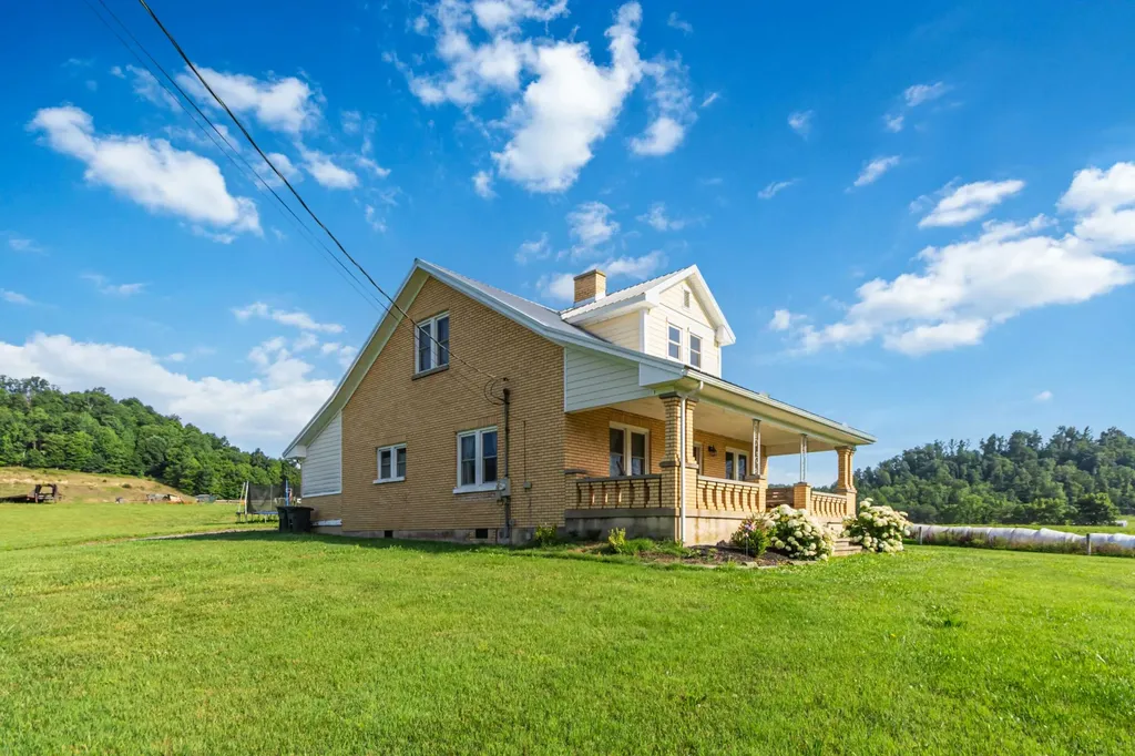 423 Loop Road Hustonville KY 40437