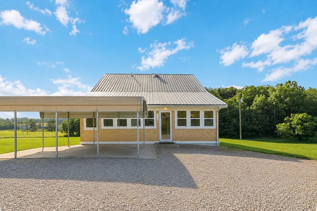423 Loop Road Hustonville KY 40437