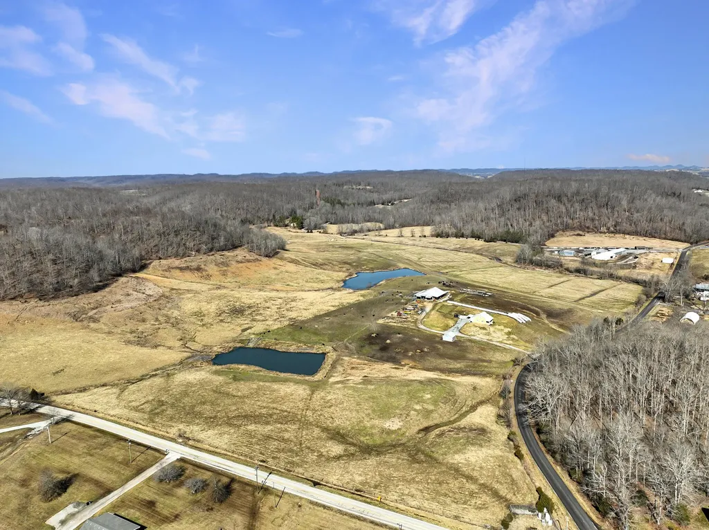 423 Loop Road Hustonville KY 40437